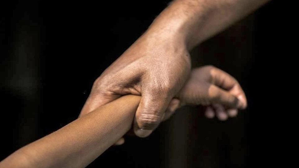 Ζεφύρι: Σοκάρουν τα νέα στοιχεία για το «κορίτσι με το τατουάζ» που βίασαν και πέταξαν στο δρόμο